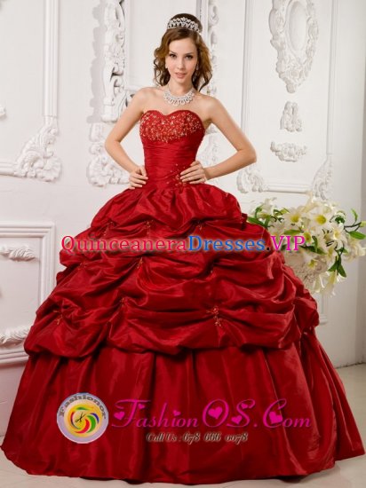 Pretty Red Sweetheart Quinceanera Dress With Taffeta Appliques beading Decorate Pick ups Ball Gown In Guttenberg Iowa/IA - Click Image to Close