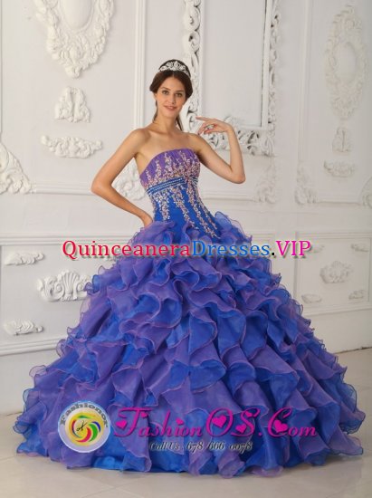 Jefferson City Tennessee/TN Wholesale beautiful Royal Blue and Purple Ruffles Appliques Decaorate Bust Quinceanera Gowns For Sweet 16 - Click Image to Close