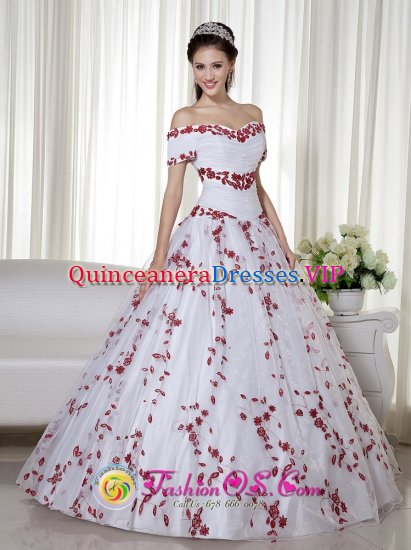 Goussainville France Off The Shoulder Embroidery Embellishment White and Red Quinceanera Dresses For Ball Gown Floor-length Taffeta and Organza - Click Image to Close