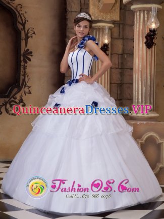 Lisle Illinois/IL Elegant Hand Made Flowers Popular White One Shoulder Satin and Organza Ball Gown Quinceanera Dress For