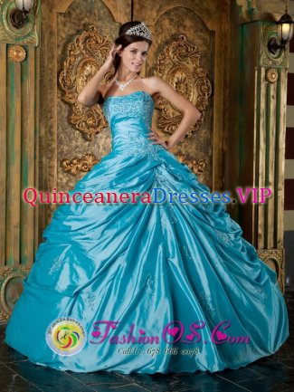 Modest Teal Strapless Appliques Decorate Quinceanera Dress In Sheboygan Wisconsin/WI