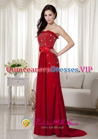 Skien Norway Gorgeous Wine Red Column Strapless Quinceanera Dama Dress Brush Train Taffeta and Chiffon Bow Knot Beading