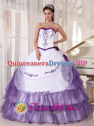 Jefferson TX White and Purple Sweetheart Satin and Organza Embroidery floral decorate Cheap Ball Gown Quinceanera Dress For