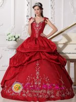 Huron Ohio/OH Elegant Straps Embroidery and Pick-ups For Quinceanera Dress With Satin and Taffeta