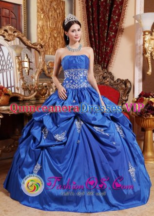 Brixham Devon Royal Blue Appliques Decorate Waist For Elegant Quinceaner Dress With Pick-ups