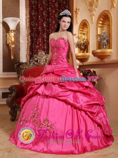 Wonderful Sweetheart Quinceanera Dress For Gorgeous Hot Pink Pick-ups and Appliques Ball Gown in Walterboro South Carolina S/C - Click Image to Close