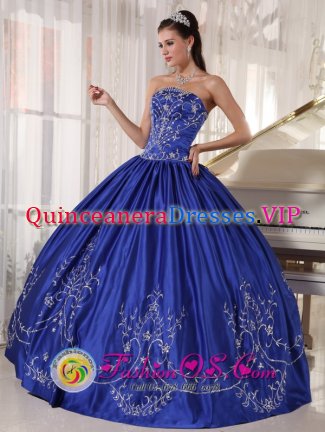 Santander colombia Stylish Satin With Embroidery Blue Quinceanera Dress For Strapless Ball Gown