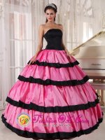 Cundinamarca colombia Sexy Floor length Rose Pink and Black Quinceanera Dress For Strapless Taffeta Layers Ball Gown