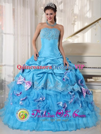 Morganville New Jersey/ NJ Appliques Decorate Bust Strapless Romantic Aqua Quinceanera Dress With Pick-ups and Bowknot Ball Gown - Click Image to Close