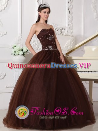 Barcelona Spain Rhinestones Decorate Bodice Modest Brown Quinceanera Dress Sweetheart Floor-length Tulle Ball Gown