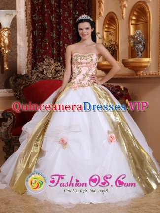 Pearland TX Strapless White and Pink Beading and Appliques Quinceanera Gowns With Hand Made Flowers Organza