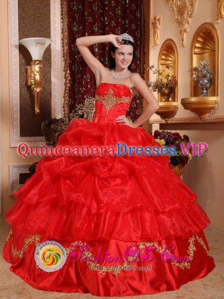 Ball Gown Gorgeous bright Red Sweet 16 Dress With Pick-ups and Beading In Spring In Upper Marlboro