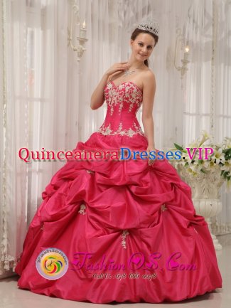 Palm Desert California/CA Coral Red Appliques Decorate Sweetheart Neckline Formal Quinceanera Dresses