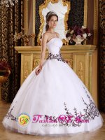 Embroidery Discount White Tulle Strapless Quinceanera Dress For Green Valley Arizona Custom Made Ball Gown(SKU QDZY225-IBIZ)