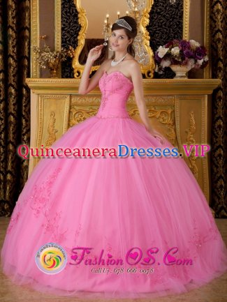 Rose Pink Sweetheart Neckline Floor-length Ball Gown Quinceanera Dress For East London South Africa Appliques Decorate