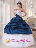 Ludlow Vermont/VT White and Navy Blue Taffeta and Organza Embroidery Decorate Bust Ball Gown Floor-length Quinceanera Dress For(SKU PDZY374-CBIZ)