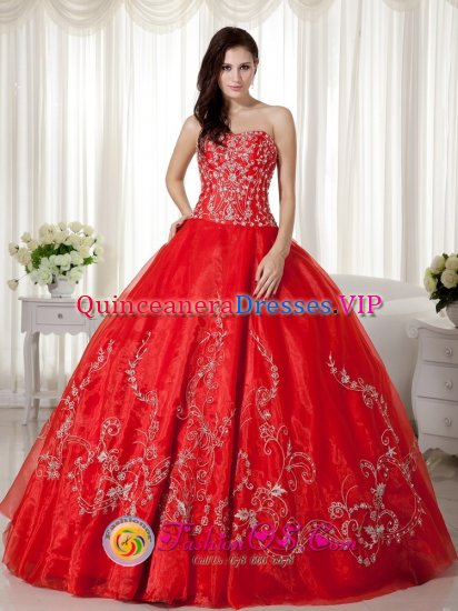 Albany Georgia/GA Remarkable Red Sweetheart Neckline Beaded and Embroidery Decorate For Quinceanera Dress - Click Image to Close