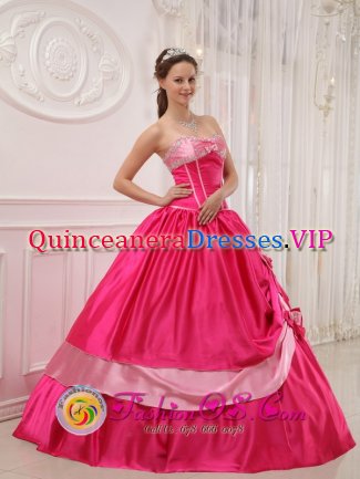 Copper Center Alaska/AK Stylish A-line Coral Red Bows Sweet 16 Dress Sweetheart Satin Appliques with glistening Beading