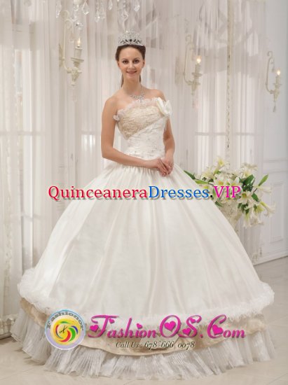 The Most Popular White Port Adelaide SA Quinceanera Dress With Beading Strapless Floor-length Taffeta Ball Gown - Click Image to Close