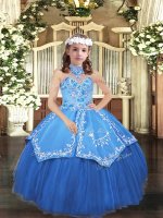 Elegant Blue Sleeveless Floor Length Embroidery Lace Up Evening Gowns