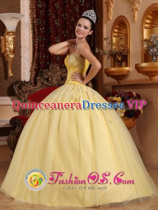 Deuil-la-Barre France Light Yellow Beaded Decorate Sweetheart Floor-length Tulle Quinceanera Dresses