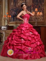 San Pelayo colombia Appliques Affordable Coral Red Quinceanera Dress Strapless ruching Taffeta Ball Gown