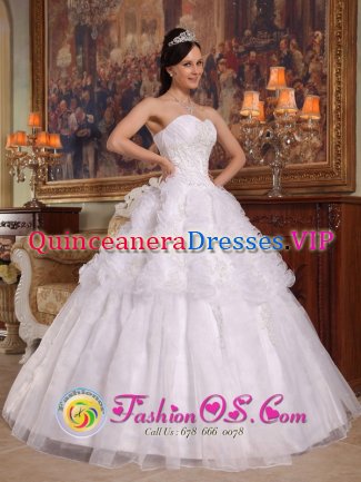 Mao Dominican Republic Wear A White Sweetheart Neckline Floor-length Quinceanera Dress