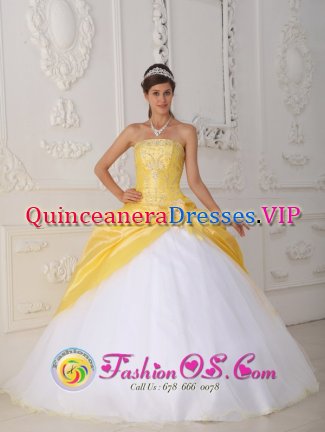 Yellow and White Quinceanera Dress With beading Bodice Taffeta In Escanaba Michigan/MI