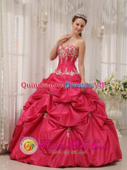 Manitou Springs CO Coral Red Appliques Decorate Sweetheart Neckline Formal Quinceanera Dresses - Click Image to Close