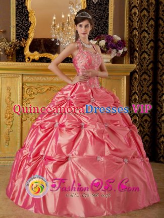 Luxuriously stunning Halter Waltermelon ball gown Quinceanera Dress In Centre Alabama/AL