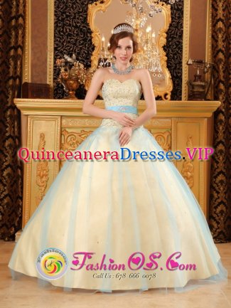 Elegant Beading Light Yellow Quinceanera Dress For Bethany Beach Delaware/ DE Sweetheart Satin and Organza A-line Gowns