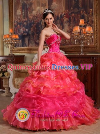 Elegant Hot Pink Quinceanera Dress For Gardner Kansas/KS Sweetheart Beaded Decorate Bodice Taffeta and Organza Ball Gown