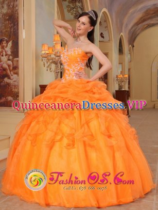 Fiesch Switzerland Appliques and Pick-ups For sweetheart Orange Quinceanera Dress With Taffeta and Organza