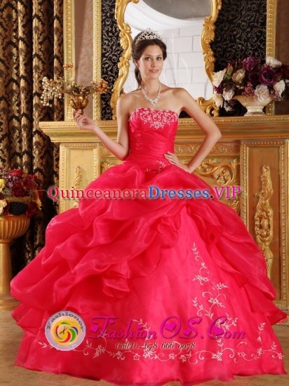 Cangas Spain Princess Strapless Embeoidery Decorate New Arrival Coral Red Sweet 16 Quinceanera Dress - Click Image to Close