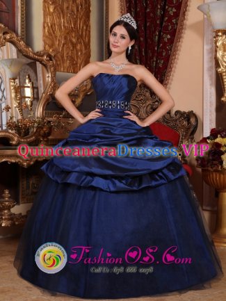 Williamsburg Kentucky/KY Custom Made Navy Blue Beading and Ruch Quinceanera Dress With Strapless Tulle and Taffeta Ball Gown