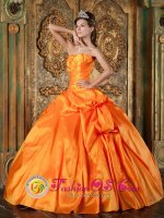 Coronado California/CA Luxurious Sweetheart Orange Taffeta Quinceanera Dress With floral Decoration On Bust