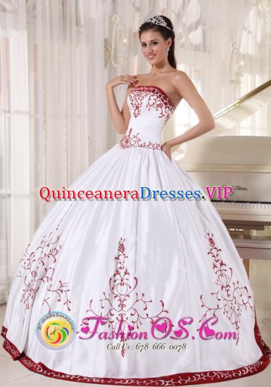 Andover Massachusetts/MA Formal White And Wine Red Quinceanera DressWith Strapless Embroidery Decorate On Satin - Click Image to Close