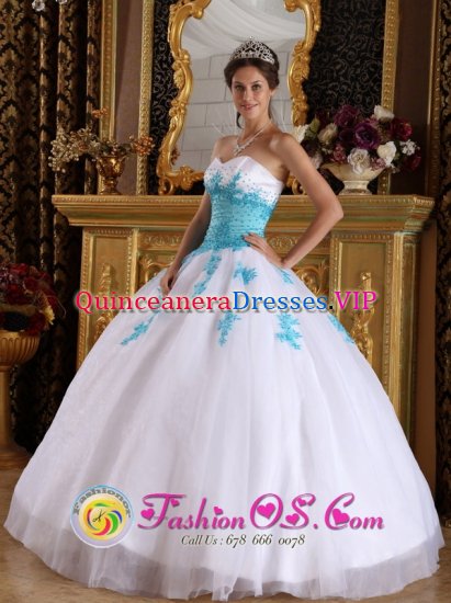 Elegant Sweetheart White and Blue Quinceanera Dress For Ansbach Germany With Appliques Organza Ball Gown - Click Image to Close