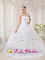 Polebridge Montana/MT Custom Made Romantic Sweetheart White Quinceanera Dress With Organza Appliques And Flowers Ball Gown