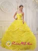 McHenry Illinois/IL Gorgeous Sweetheart Ruched Bodice Beaded Decorate Waist For Quinceanera Dress With Pick-ups