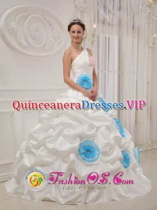 York Harbor Maine/ME Beautiful One Shoulder Neckline White Flowers Decorate Quinceanera Dress With ruffles