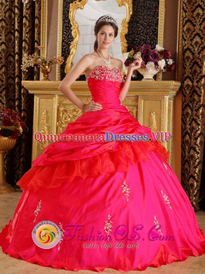 Grand Island NY Beading Decorate Bust Modest Red Quinceanera Dress For Sweetheart Taffeta Ball Gown - Click Image to Close