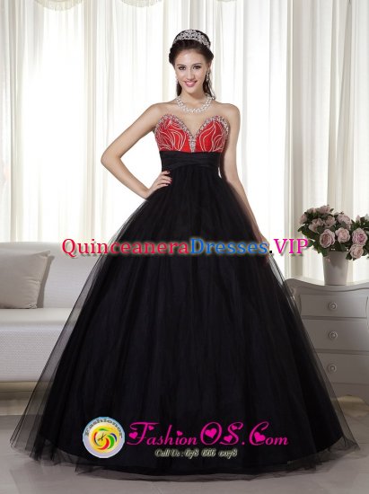 Fashionable Tull Black and Red Princess Beaded Sweetheart Huntington West virginia/WV Quinceanera Dress - Click Image to Close