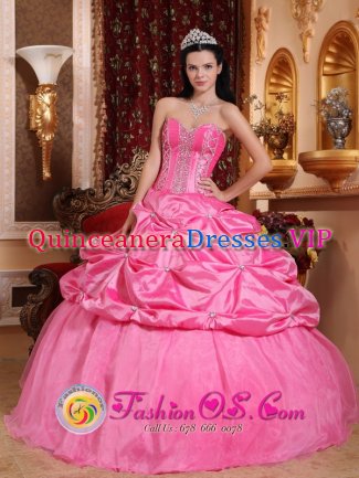 Olive Branch Mississippi/MS White Roding Essex Sweet Rose Pink Modest Quinceanera Dress With Pick-ups and Beaded Decorate Bodice