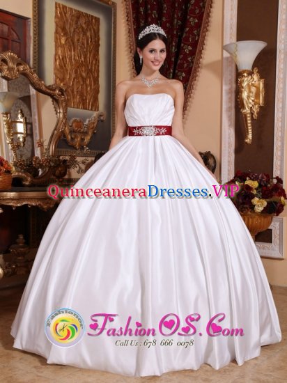 Dieppe France White New Beaded Ribbon Elegant Quinceanera Dress - Click Image to Close