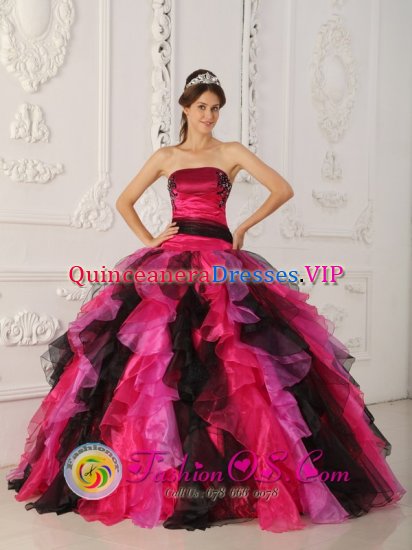 Schwangau Germany Ruffles Strapless Multi-color Quinceanera Gowns With Appliques Tulle For Sweet 16 - Click Image to Close