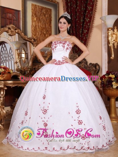 Exquisite Embellished White Strapless Organza Quinceanera Dress With Embroidery Decorate IN Brownsville Texas/TX - Click Image to Close