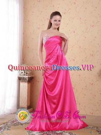 Kapaa Hawaii/HI Hot Pink Empire Sweetheart Brush Train Taffeta PQuinceanera Dama Dress With Beading and Ruch