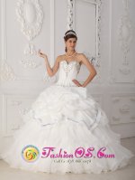 Madison Nebraska/NE White and Beautiful sweetheart Quinceanera Dress With Lace-up Pick-ups and Beading Ball Gown(SKU QDZY465-HBIZ)