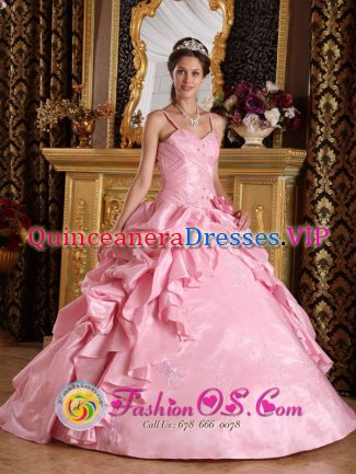 Beading and Appliques Decorate Bodice Simple Pink Straps Taffeta Ball Gown Quinceanera Dress In Grand Canyon AZ　